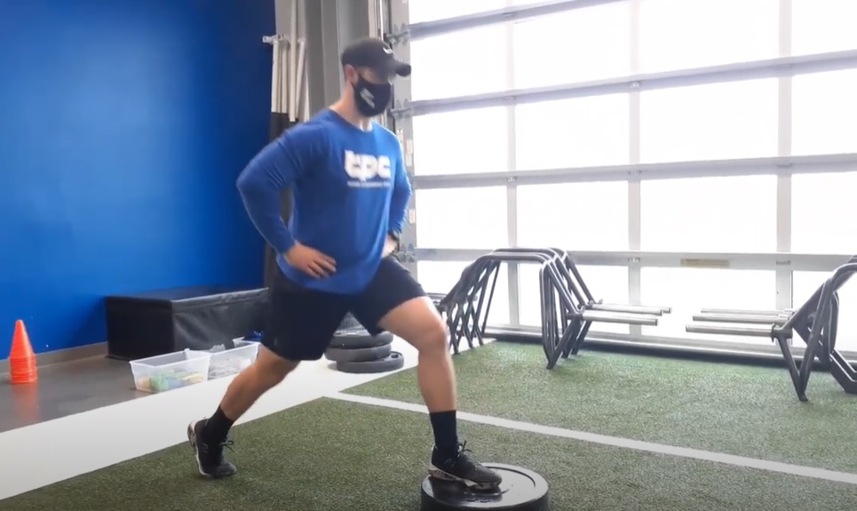Trainer Tip Tuesday: Front Foot Elevated Split Squats - Carle